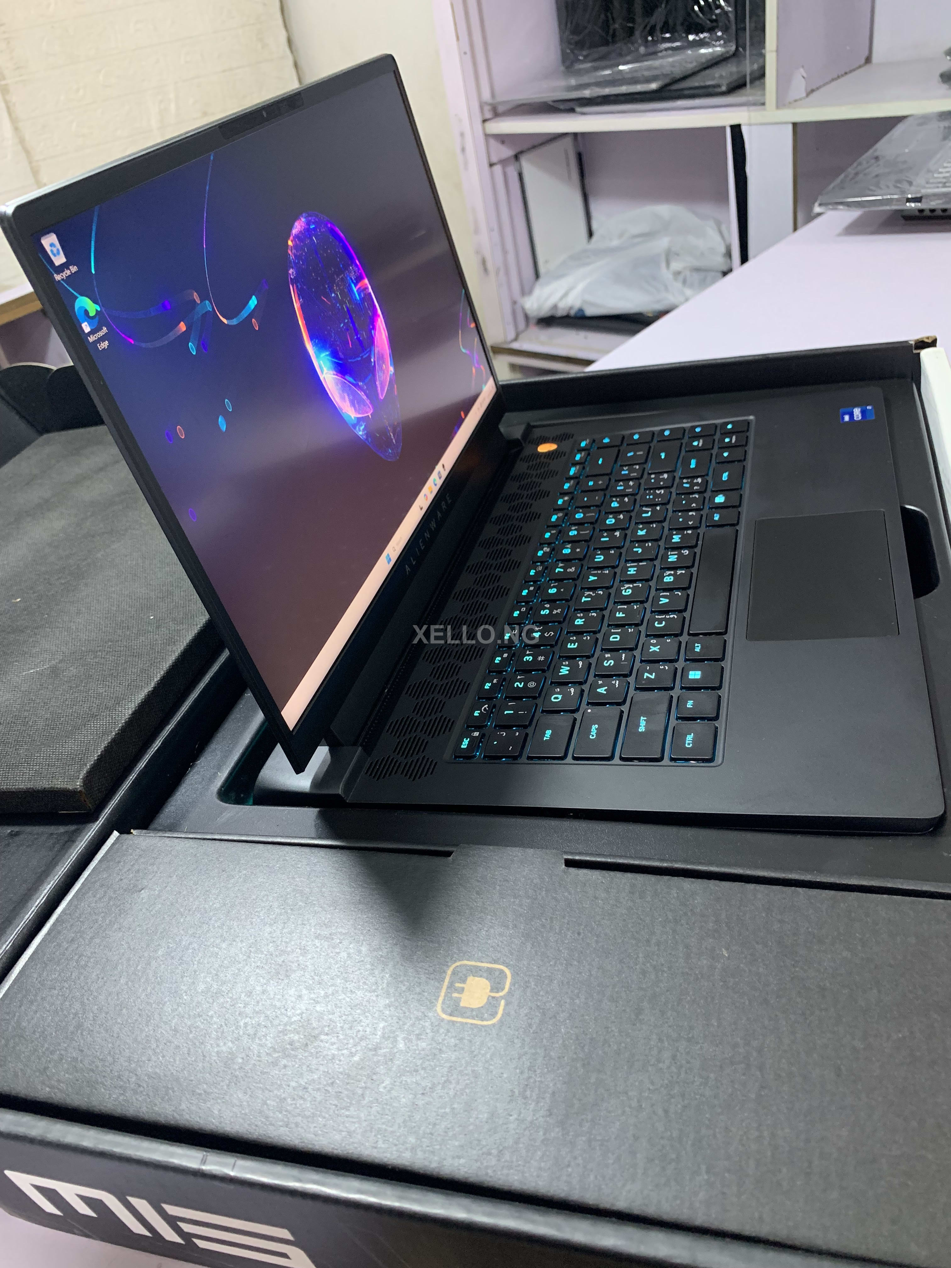 Alienware m15. 4