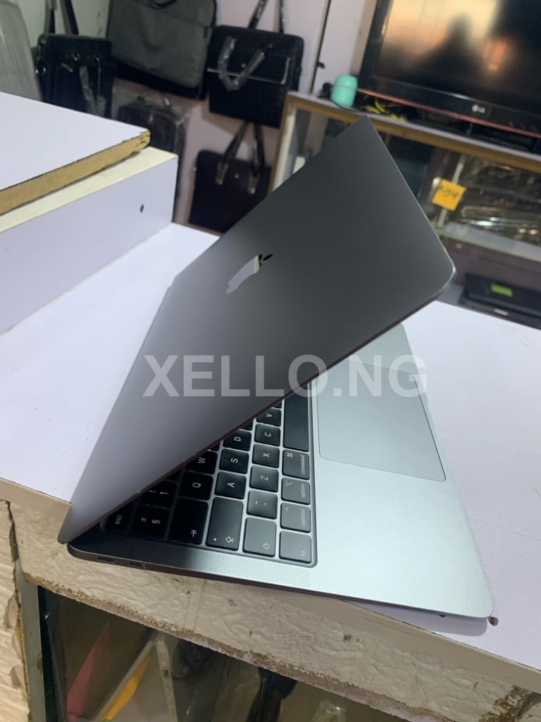 MacBook Pro 2019 2