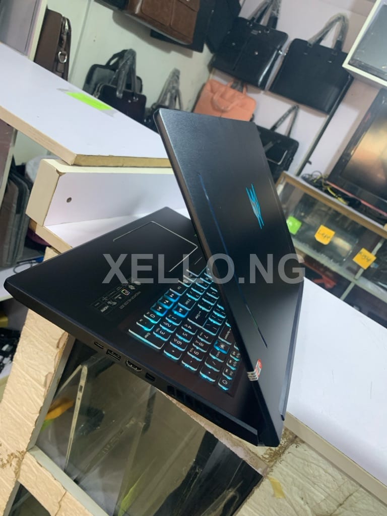 Acer Predator Helios 300. 2
