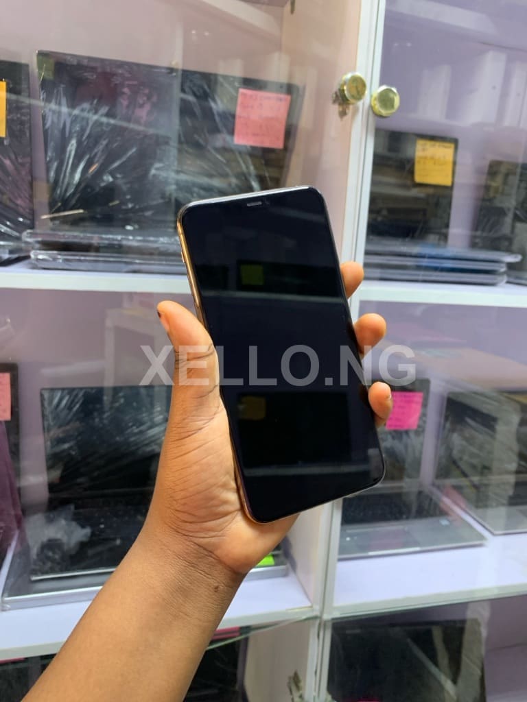 iPhone 11 Pro Max 2