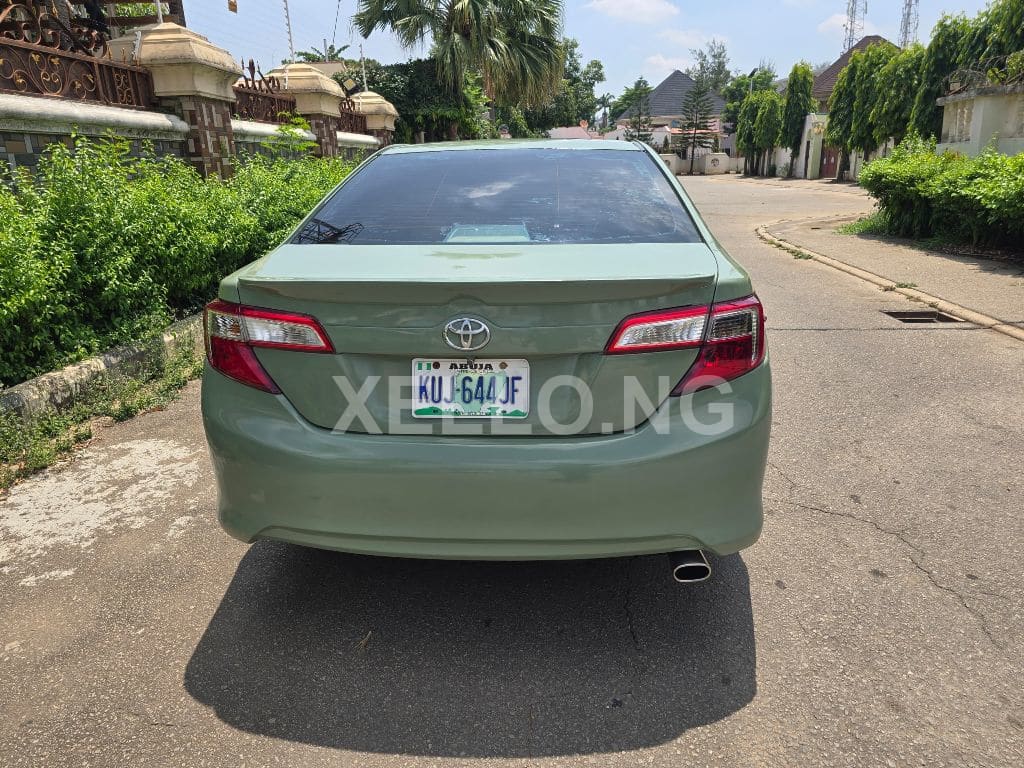 *clean used Firstbody 2014 Camry with back ac untampered engine & gear & ac 2