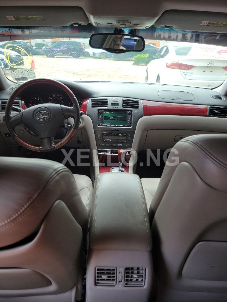 CLEAN FOREIGN USED LEXUS 330 3