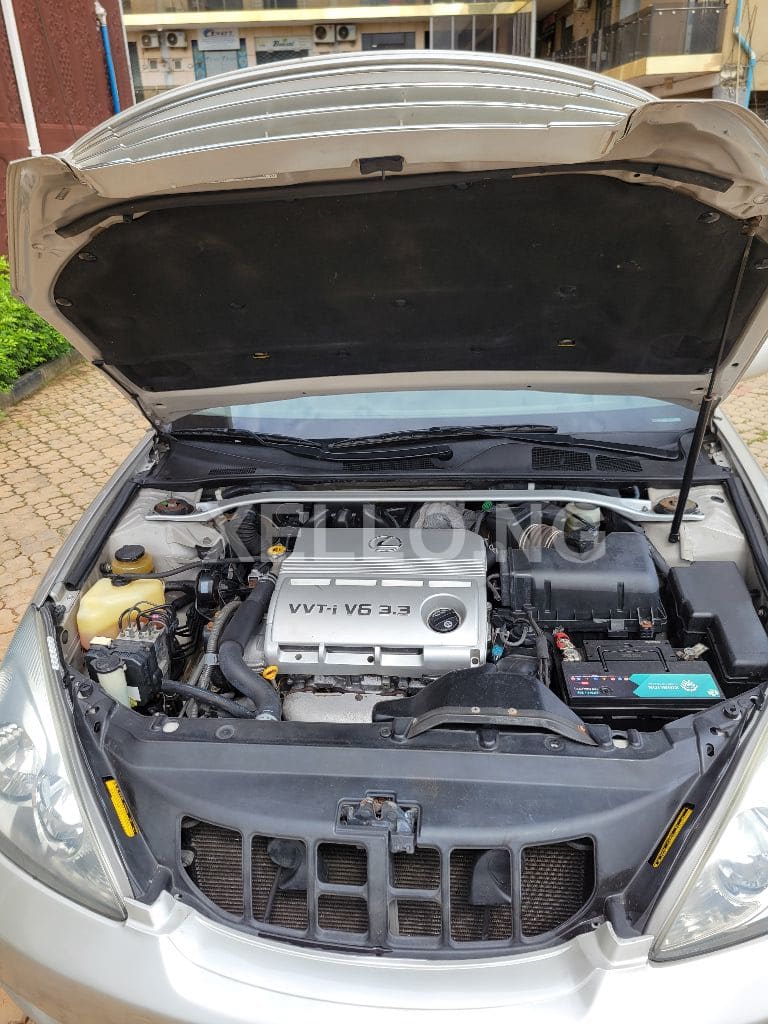 CLEAN FOREIGN USED LEXUS 330 4