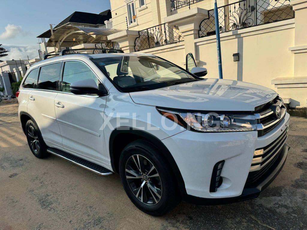 2017 TOYOTA HIGHLANDER XLE 2