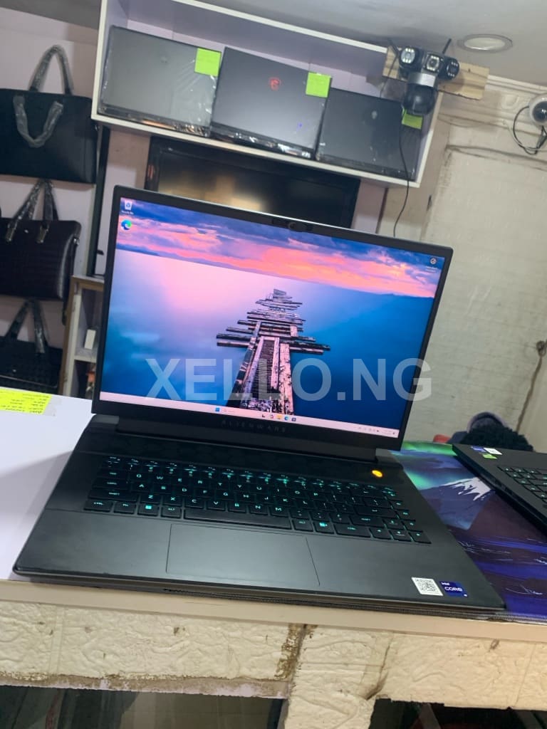 Alienware m16 2