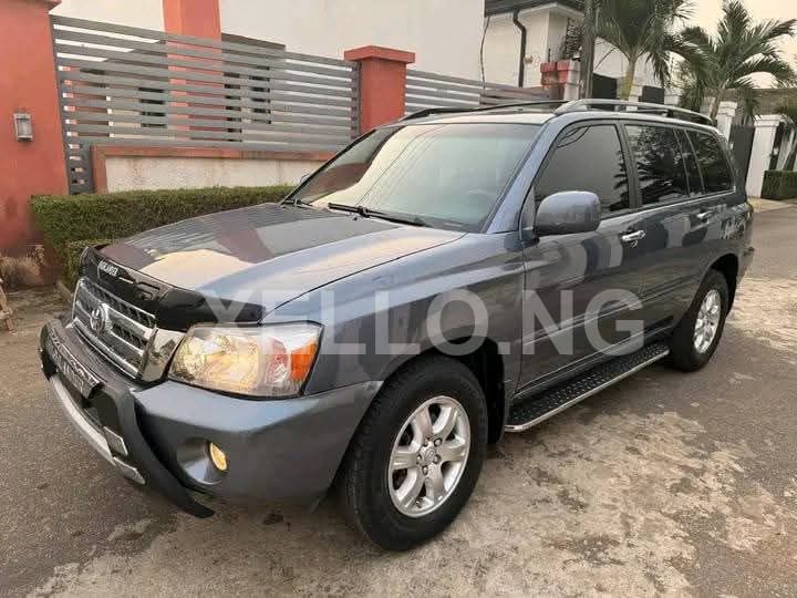 Toyota Highlander 4