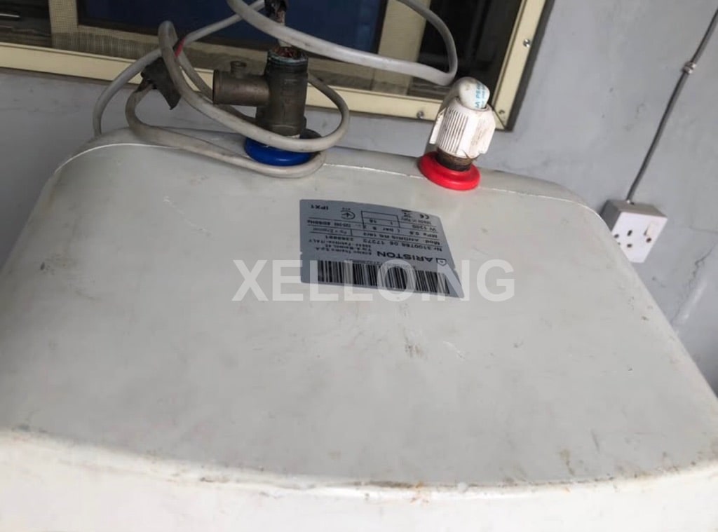 Italian Ariston water heater. 4