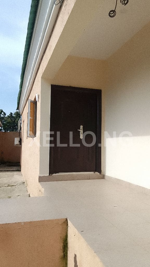 Standard 2bedroom flat available for Rent at Tpumpy Estate Phase 13, back of AMAC Market, FHA Lugbe. for sale in Lugbe, FCT