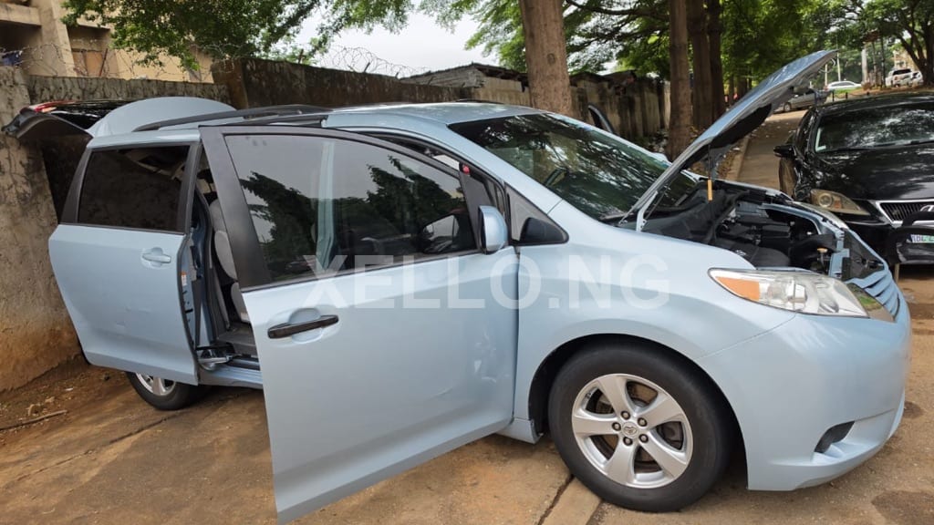 2016 Sienna 3