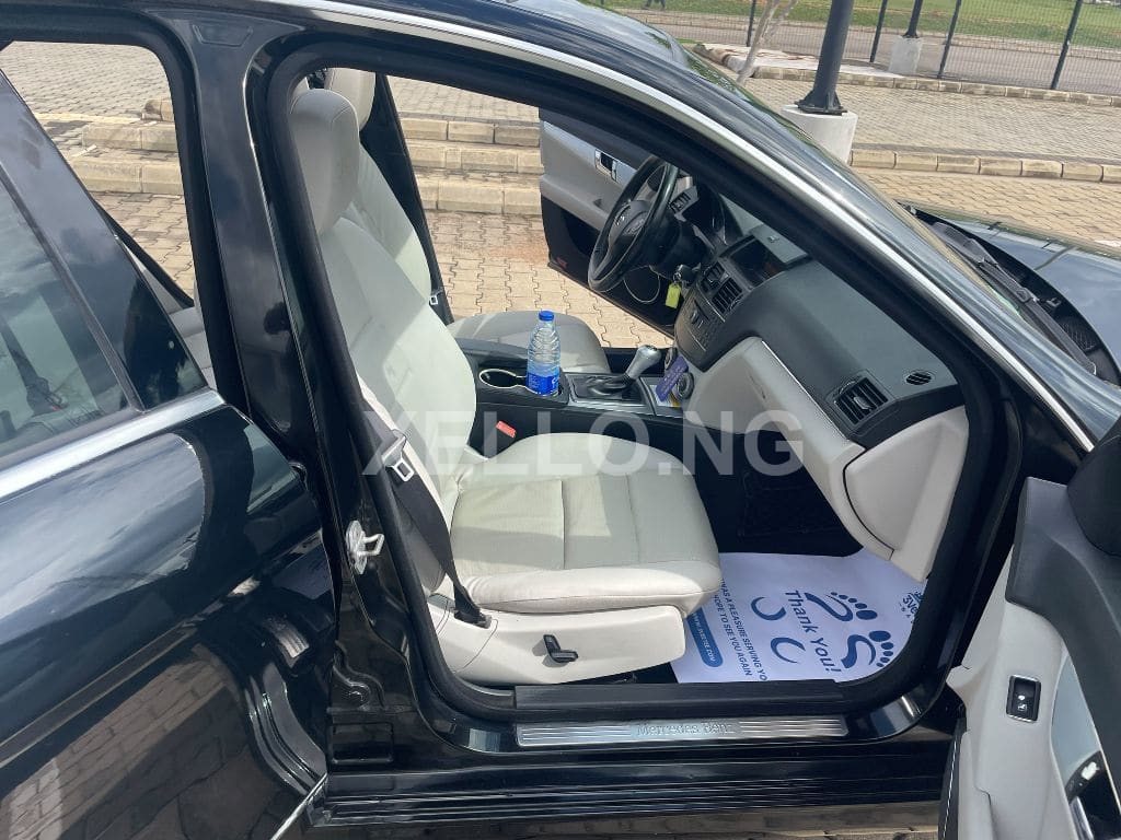 Foreign used c300 2009 4