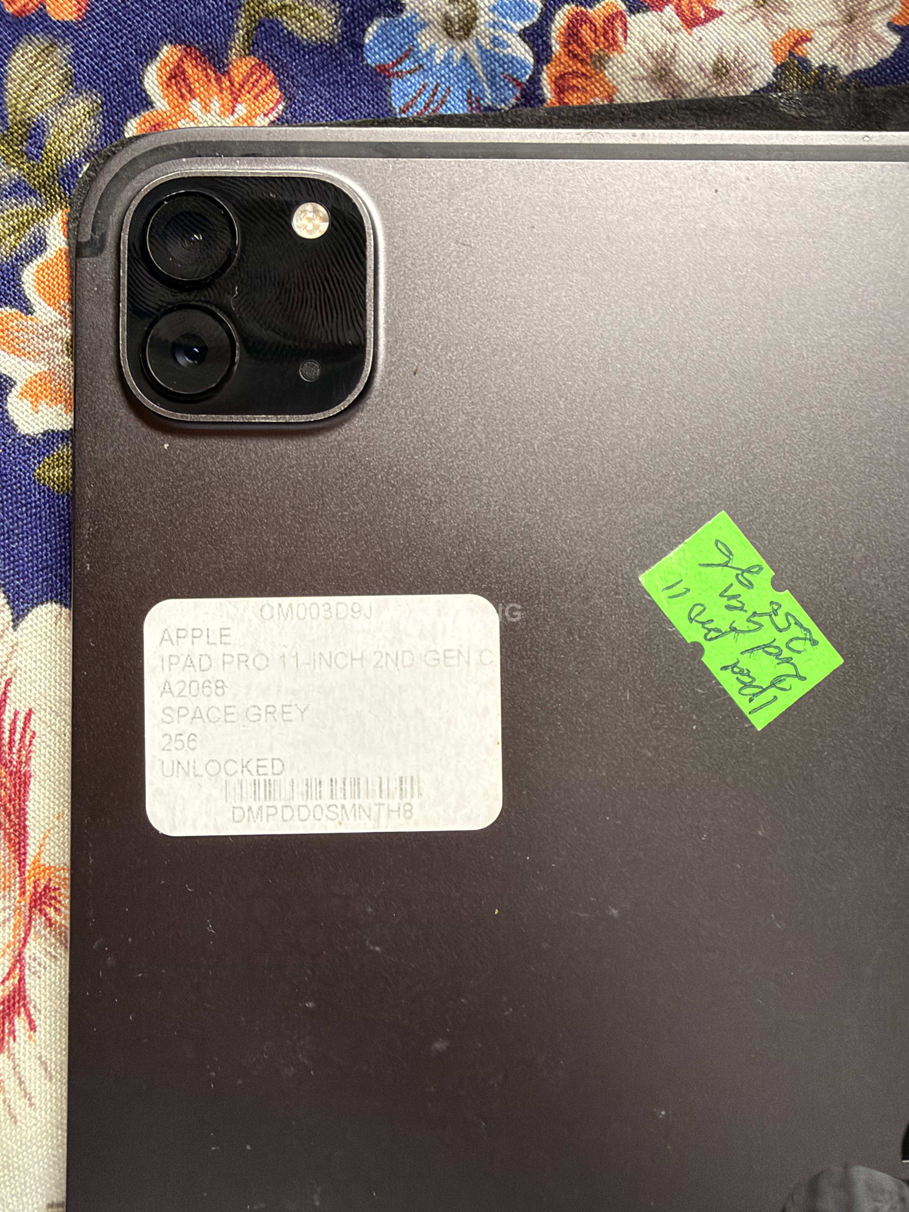 Apple iPad Pro 11(2020)256g wifi & cellular  3