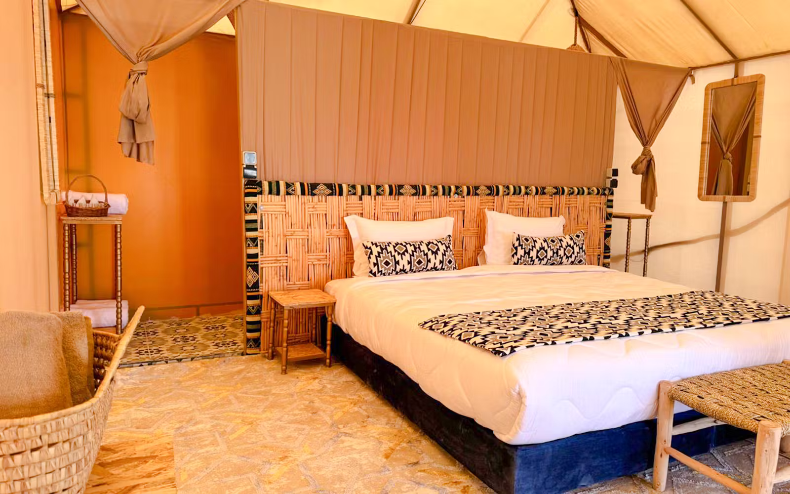 Overnight Agafay Desert Tour with Dinner Show & Pool Access