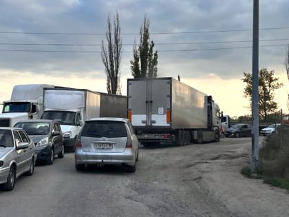 Водители предпочитают самостоятельное передвижение по новым территориям РФ из Крыма и обратно – минтранс