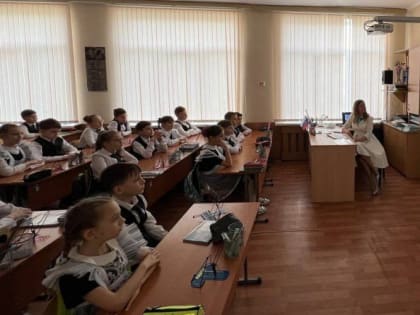 Для севастопольских школьников провели урок цифры по теме бизнес-аналитики