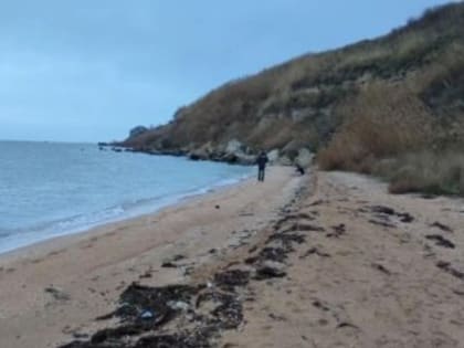 В Севастополе ведутся работы по ликвидация последствий выброса мазута