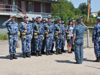 В региональном управлении ФСИН прошли практические занятия с сотрудниками подразделений охраны и кинологии