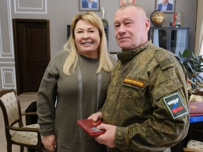 В Ялте вручили медаль «За отвагу» 66-летнему герою СВО Василию Воронову