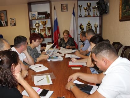 Глава администрации Сакского района Галина Мирошниченко провела очередное совещание с главными распорядителями бюджетных средств Сакского района