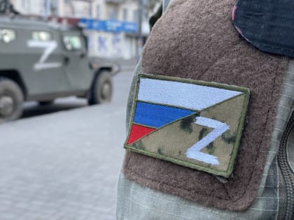 Участник Чеченской войны Шалев и организатор мероприятий Данилов исполнили песню для бойцов СВО