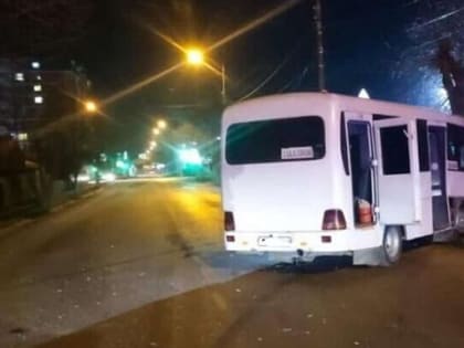 Автобус столкнулся с авто в Краснодарском крае: десять пострадавших