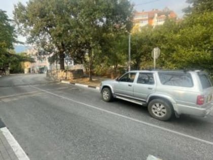 11-летний мальчик перебегал через дорогу в Ялте и попал под колёса