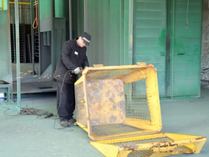 Заключённые симферопольской колонии отремонтируют контейнеры для раздельного сбора мусора