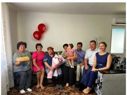 Жительницу Белогорского района поздравили с 90-летием