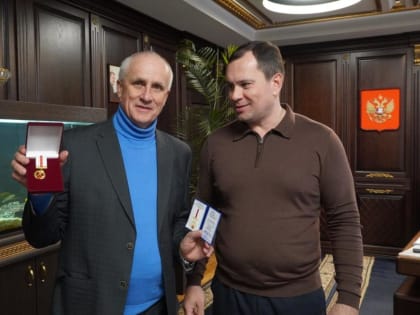 Олег Каторгин поздравил с юбилеем Александра Забелина