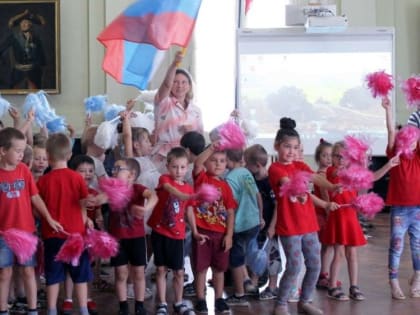 При поддержке Минкульта Крыма проведена программа тематических мероприятий, посвященных Дню Государственного флага России