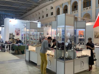 Крымский стенд выставки-форума «Уникальная Россия» представили ювелирная продукция, литье, изделия из кожи и керамика – Дмитрий Шеряко