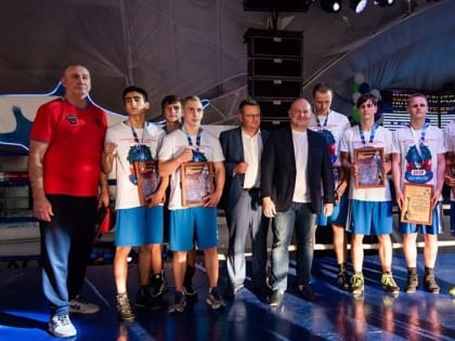 Команда из Санкт-Петербурга выиграла матчевую встречу по боксу сборных городов-героев в Севастополе