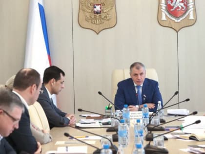 Время выносить ёлки