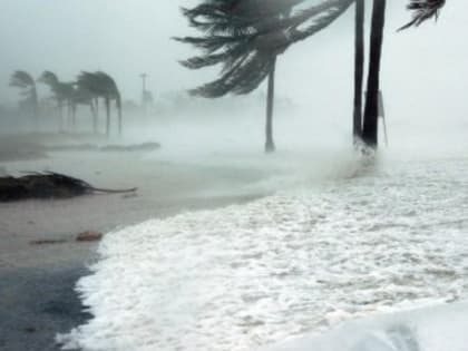 Все пляжи Ялты закрыты для купания из-за шторма