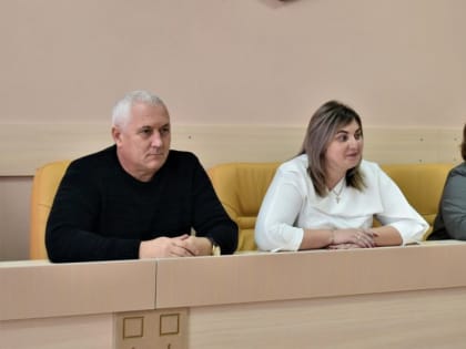 В Джанкойском районе обсудили обеспеченность учреждений образования готовой продукцией