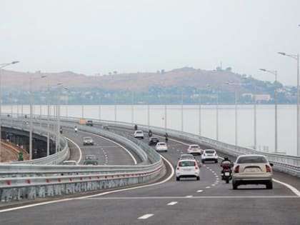 Водитель на BMW поставил рекорд скорости на Крымском мосту
