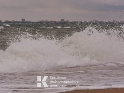 На крымском побережье зафиксировали трёхметровые волны