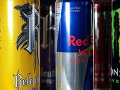 В Крыму принимают закон о продаже энергетиков только совершеннолетним