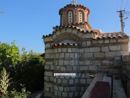 Керчанин строит домовую часовню (фото)