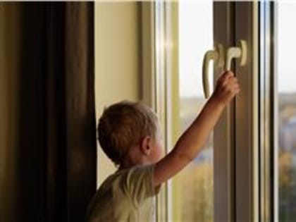 В Крыму участились случаи падения детей из окон