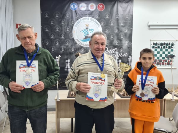 Леонид Мухтаров — чемпион Симферополя по шахматам