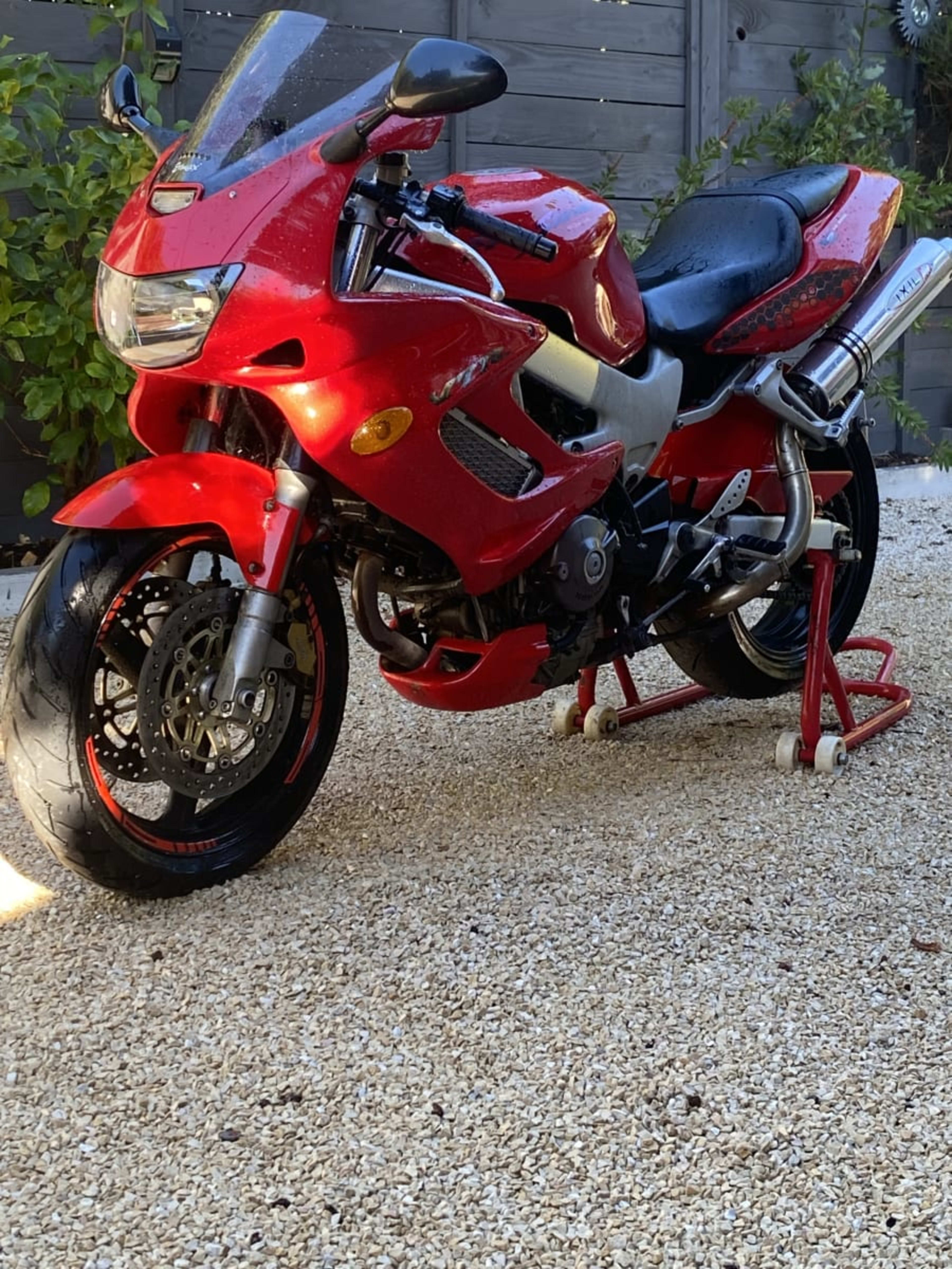 AJP Vtr