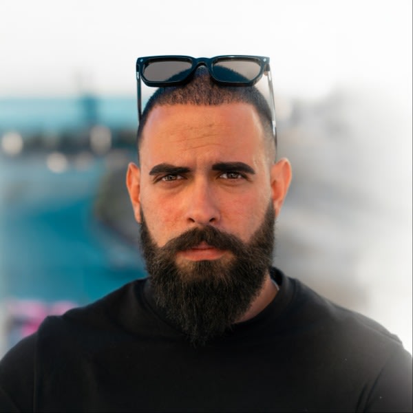 Αντώνης Σαρμάς