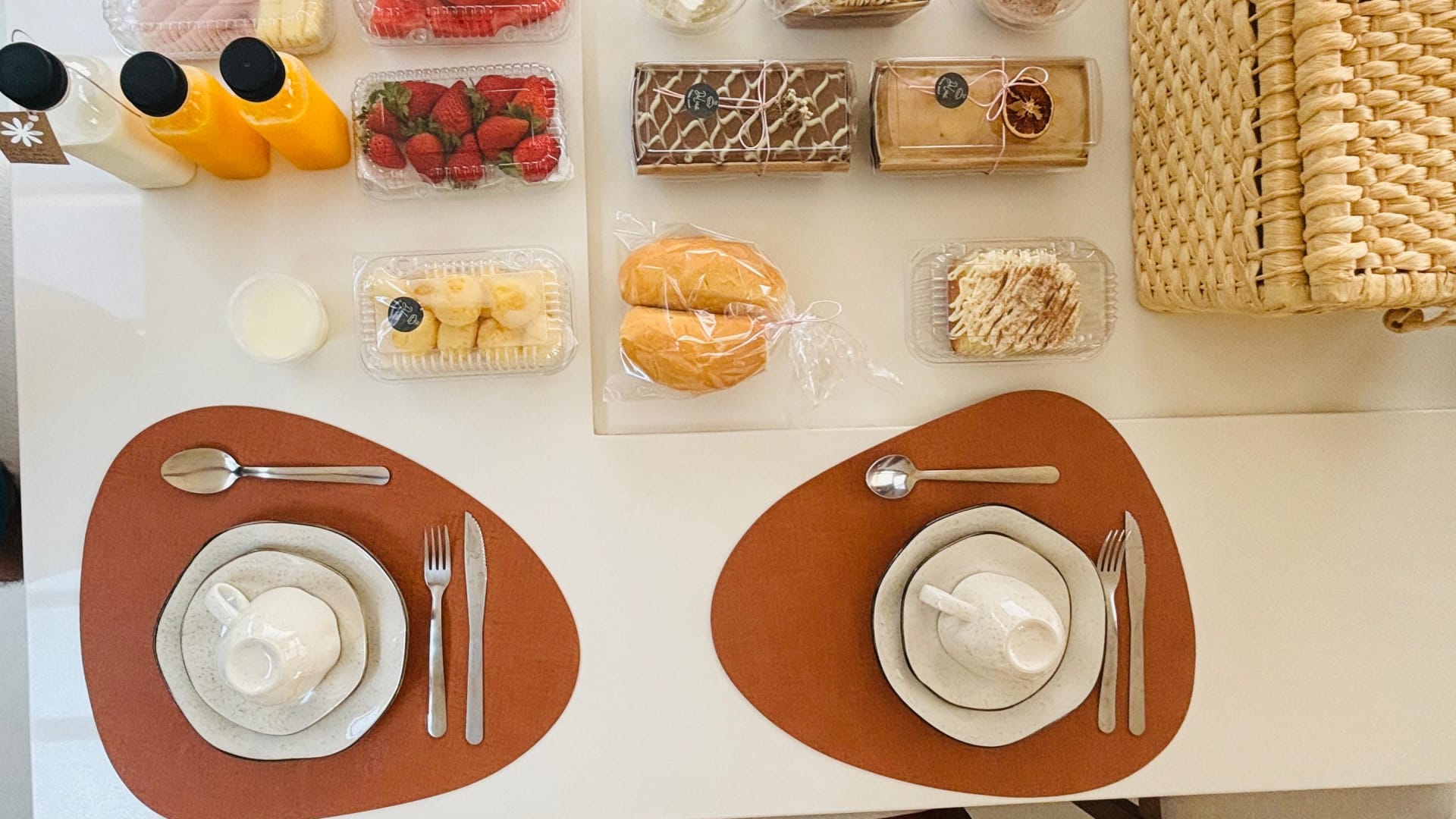 Café da manhã preparado com produtos locais — Solarium Mantiqueira