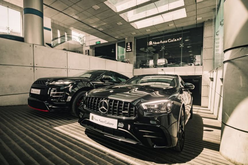 Luxury Car Hub – Elite Collection