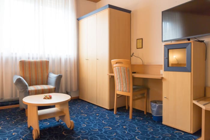 Einzelzimmer mit eigenem Badezimmer