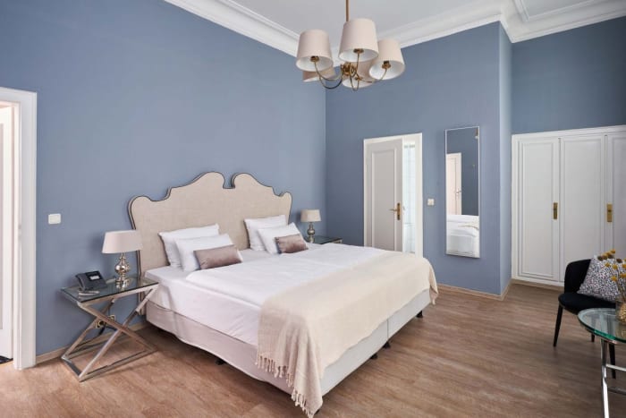 Kleines Doppel- und Zweibettzimmer