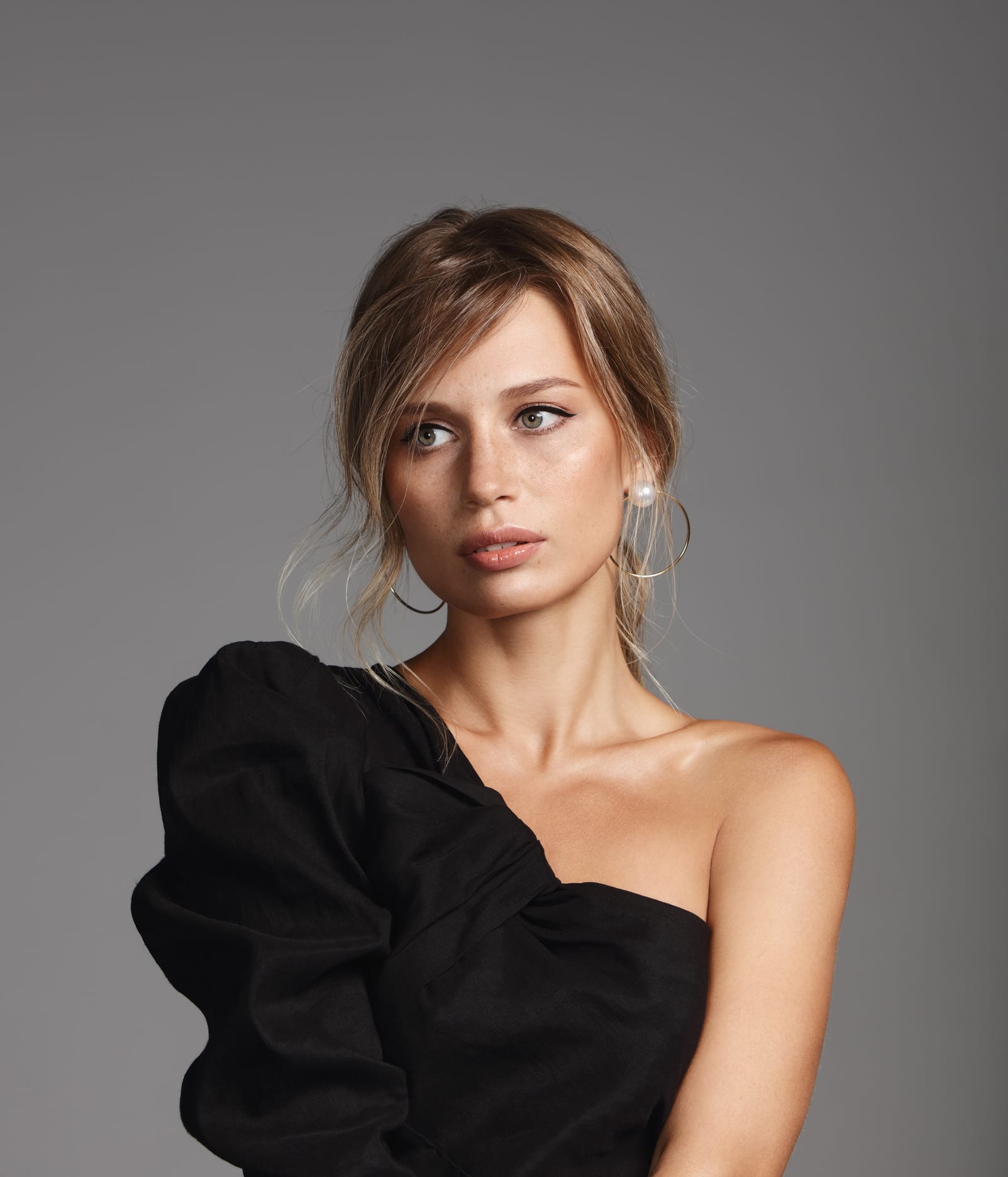 Under-eye rejuvenation treatment