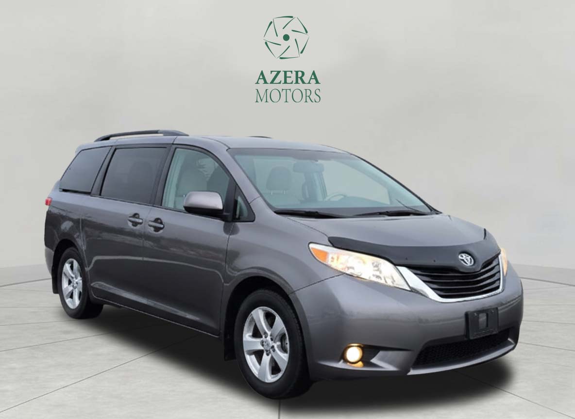 Toyota Sienna LE