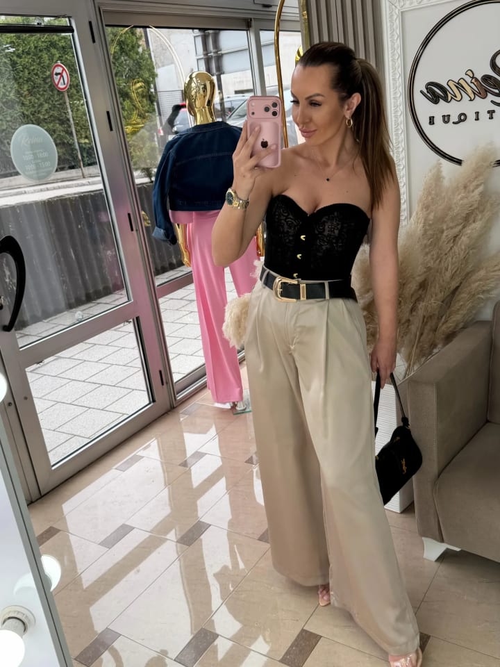 Saten Wide Leg Hlače “Cream Elegance”