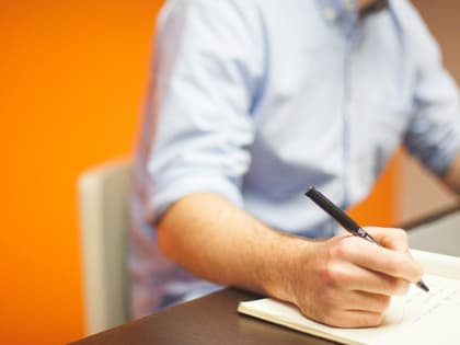 Проходит голосование за кандидатов в руководители двух департаментов